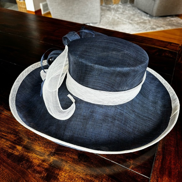 Gorgeous Kentucky Derby/Special Occasion Hat - Picture 5 of 7